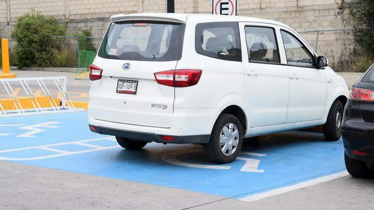 Estacionamiento discapacitados